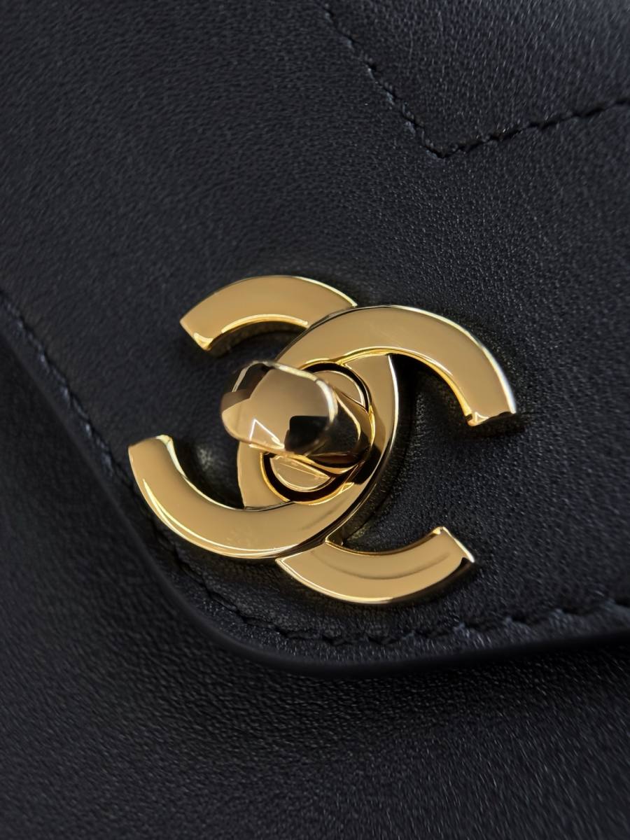 Chanel Envelope 24 x 16 x 4 FFA5