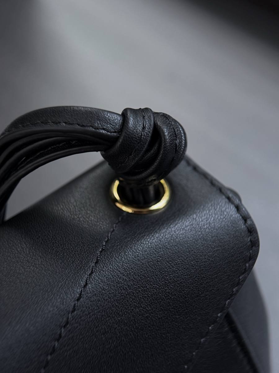 Chanel Envelope 24 x 16 x 4 FFA5