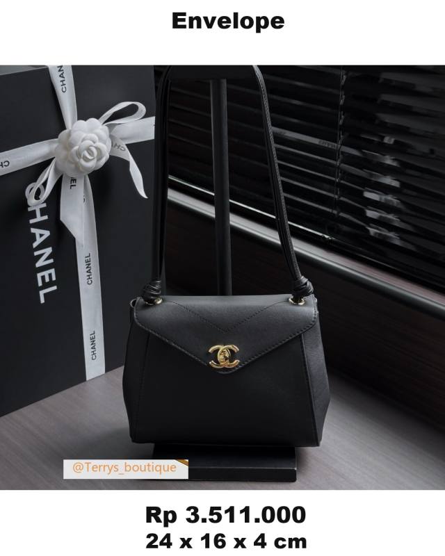 Chanel Envelope 24 x 16 x 4 FFA5
