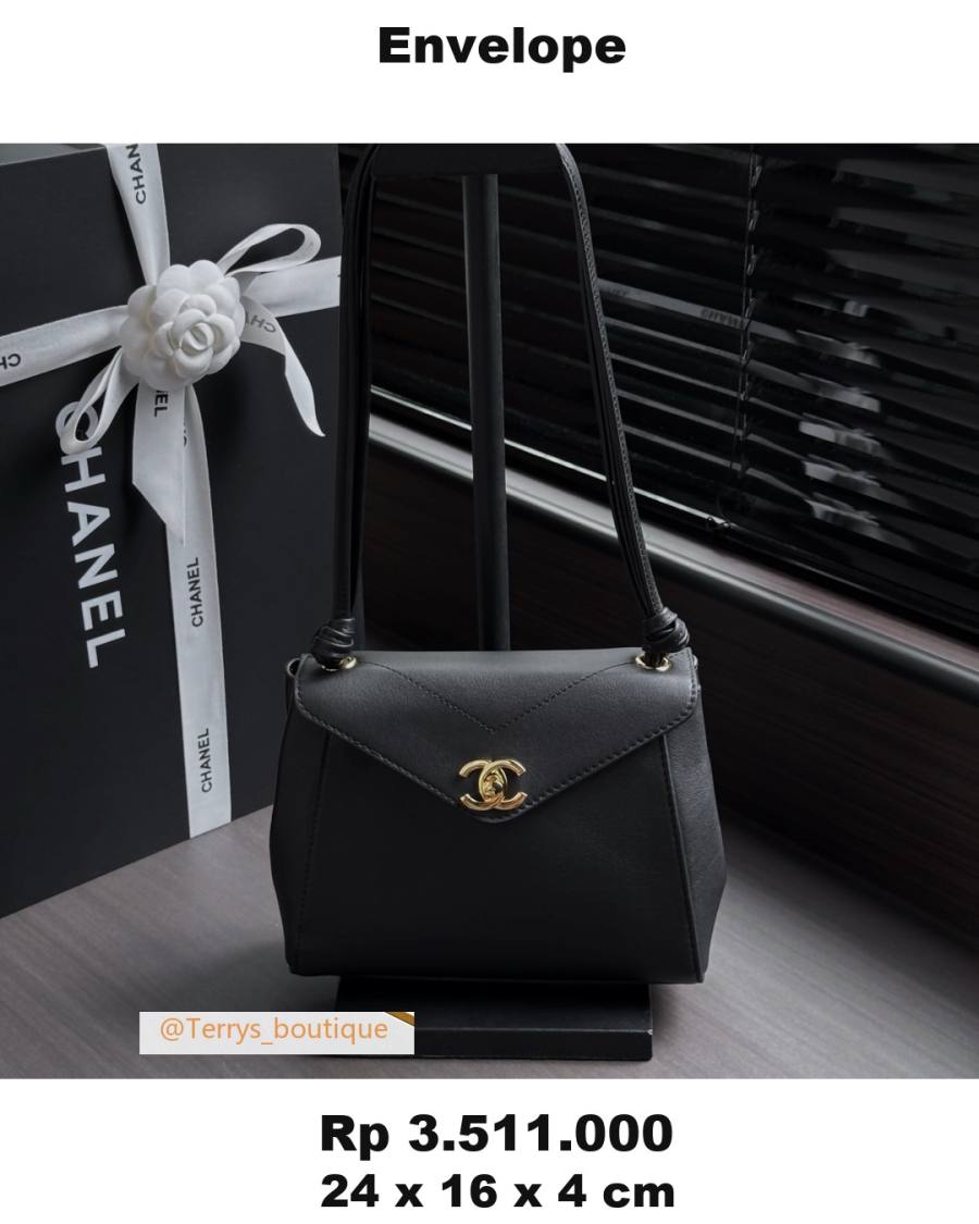 Chanel Envelope 24 x 16 x 4 FFA5