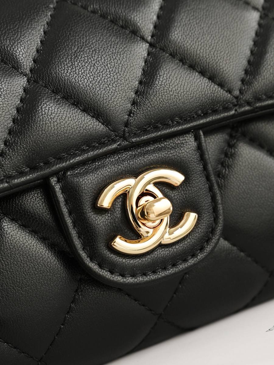 Chanel Handle Bag 20 x 14 x 8 D547