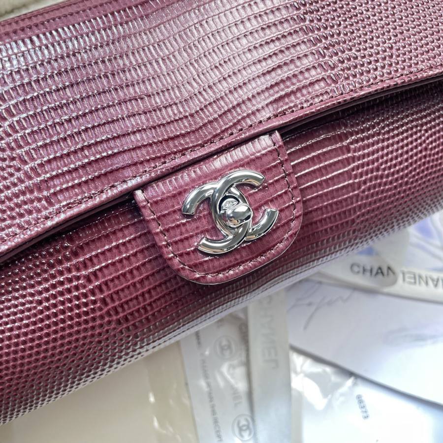 Chanel Handle Bag 28 x 13 x 8 4D42