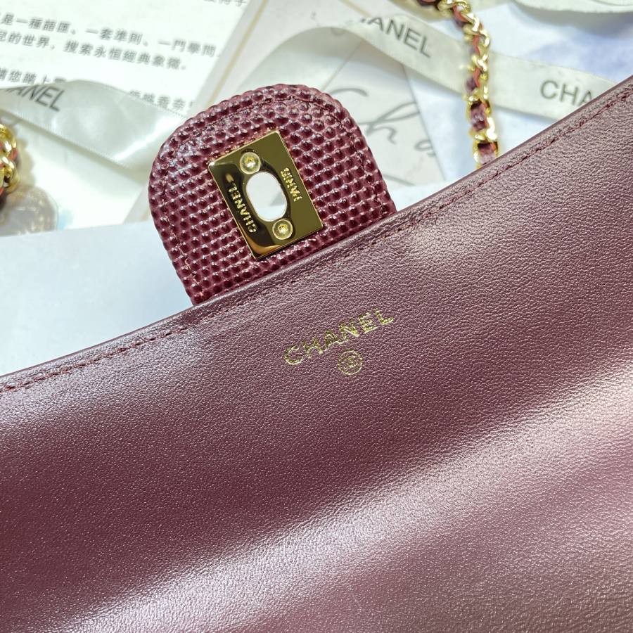 Chanel Handle Bag 28 x 13 x 8 4D54