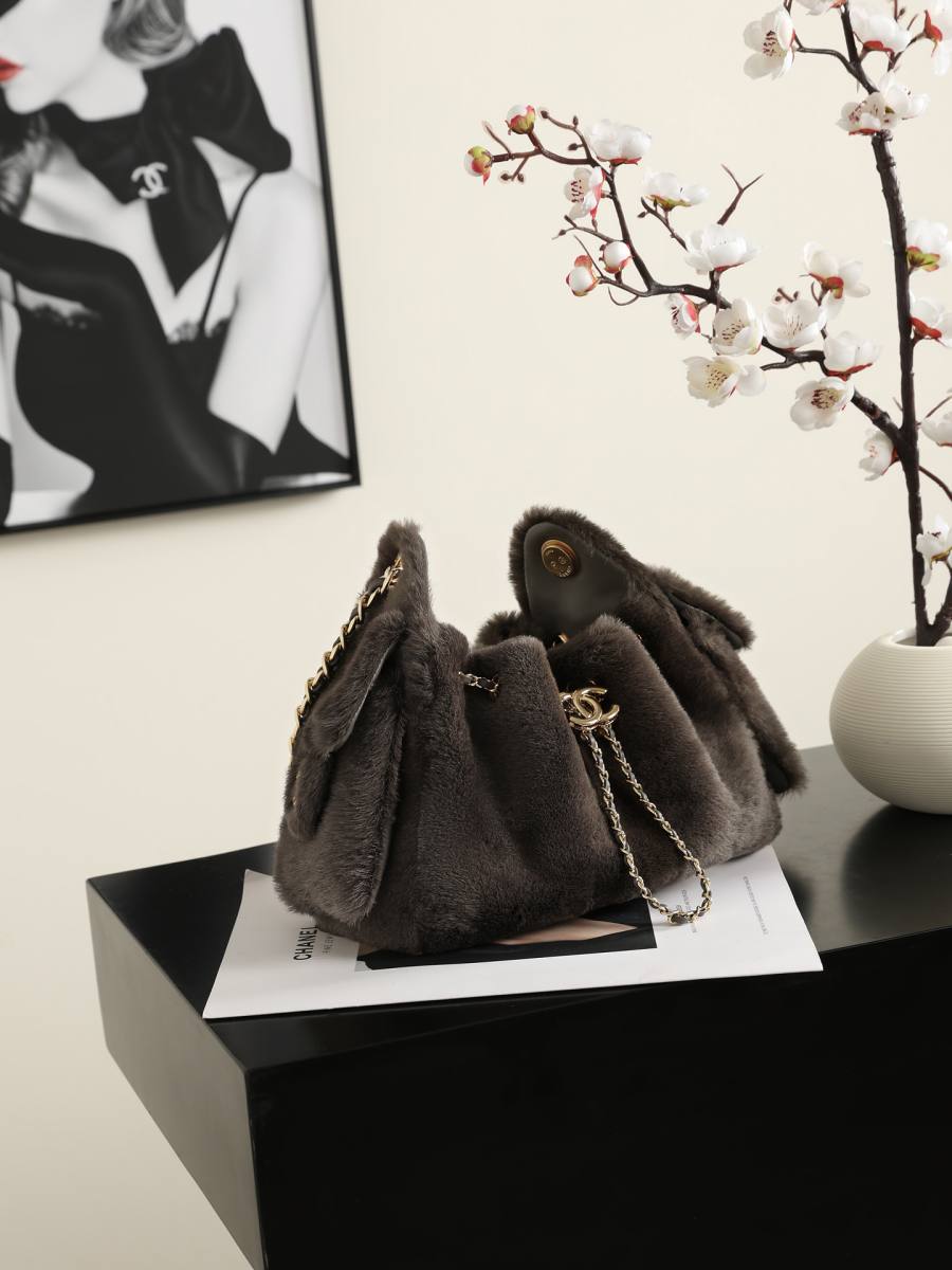Chanel Hippie Hobo Mini 5631 20 x 16 x 8 CAE9