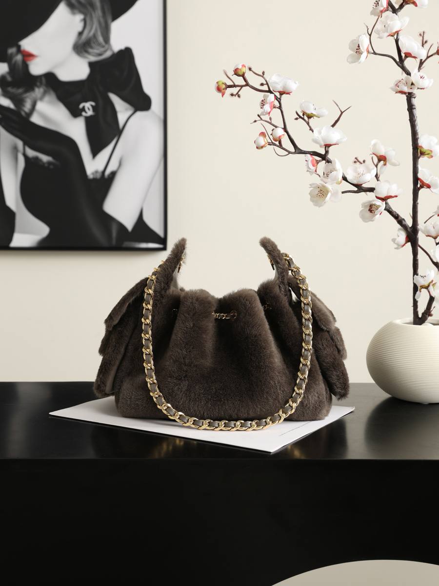 Chanel Hippie Hobo Mini 5631 20 x 16 x 8 CAE9