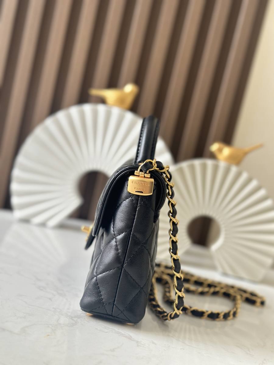 Chanel Kelly Mini 20 x 16 x 10 6437