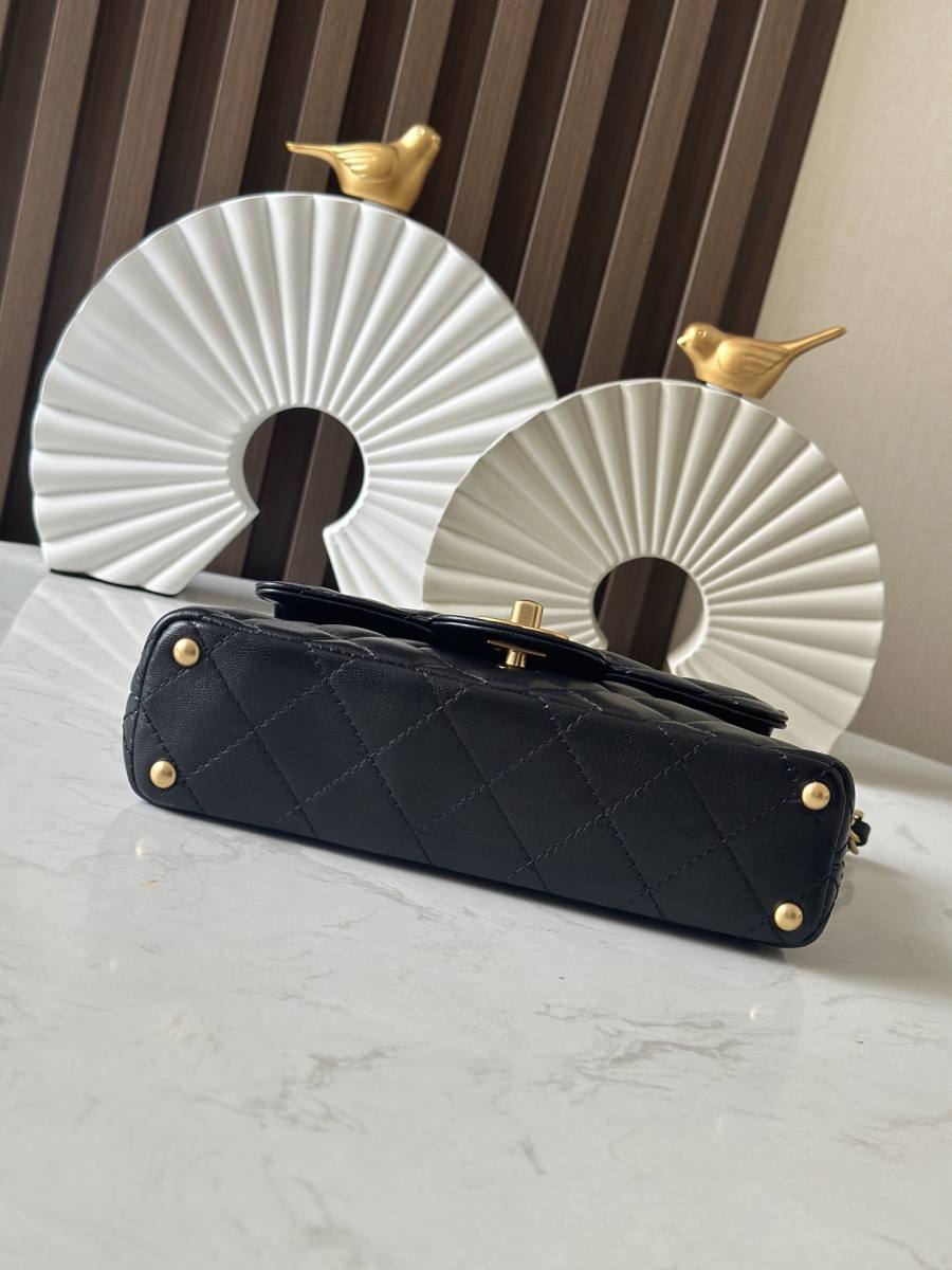 Chanel Kelly Mini 20 x 16 x 10 6437