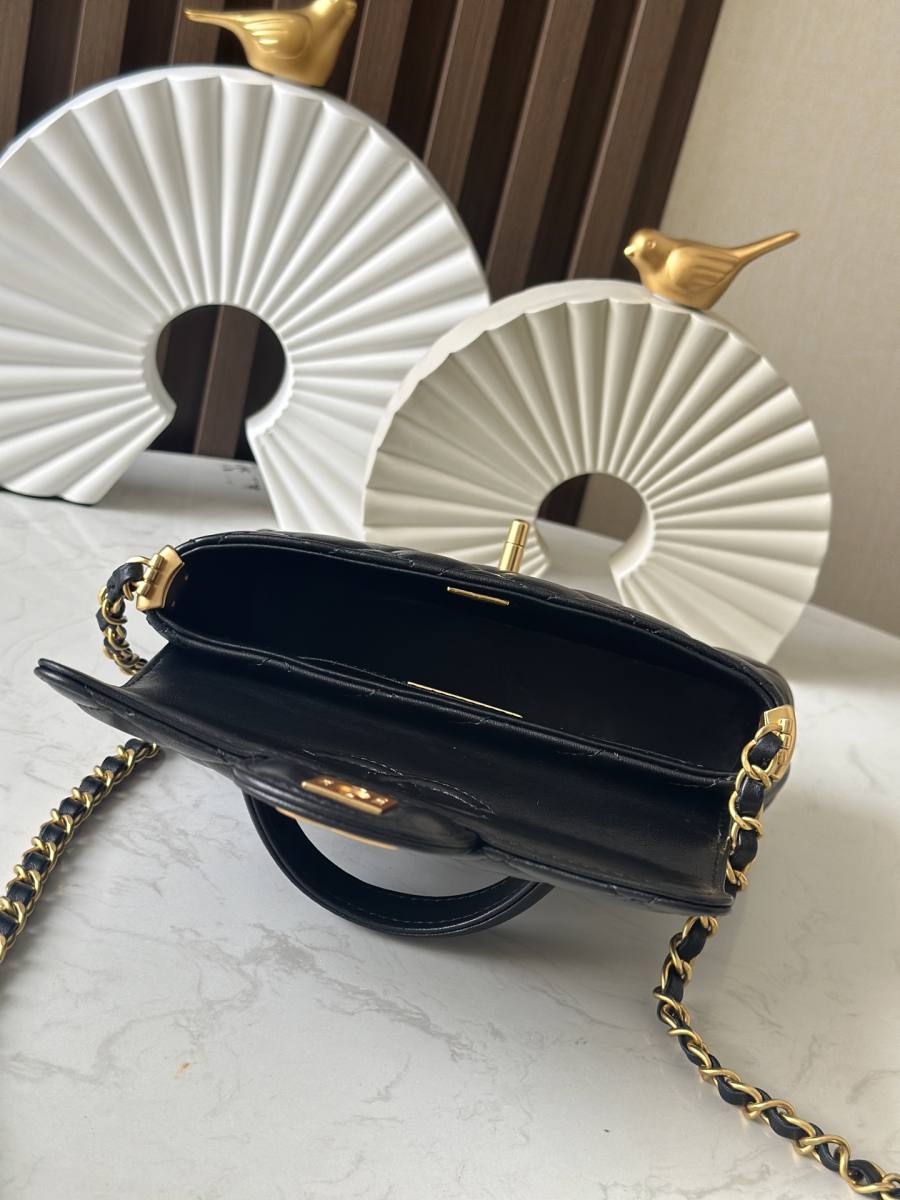 Chanel Kelly Mini 20 x 16 x 10 6437