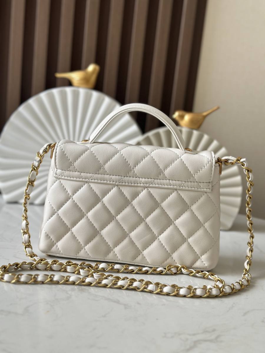 Chanel Kelly Mini 20 x 16 x 10 7FD7