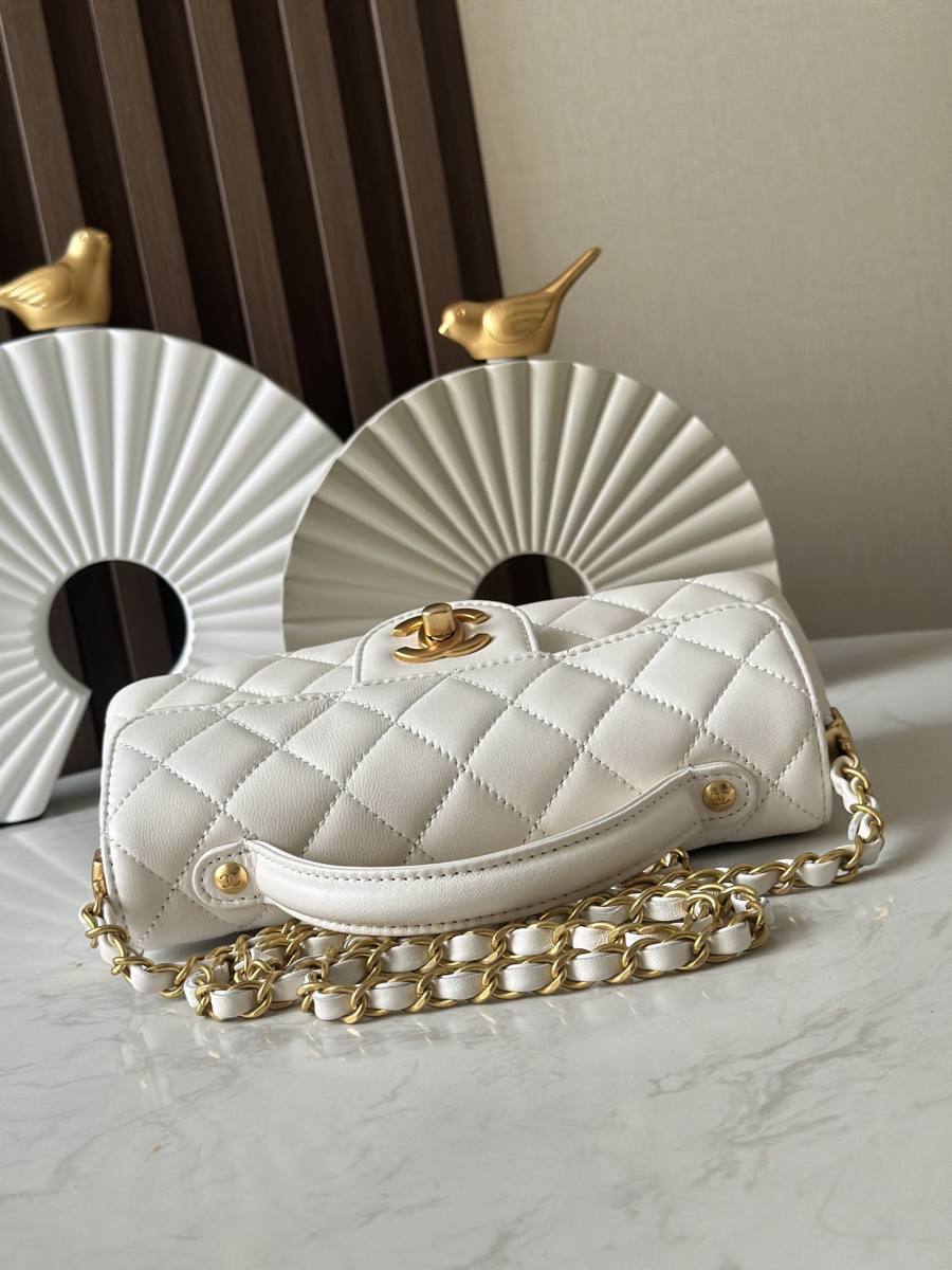 Chanel Kelly Mini 20 x 16 x 10 FC48