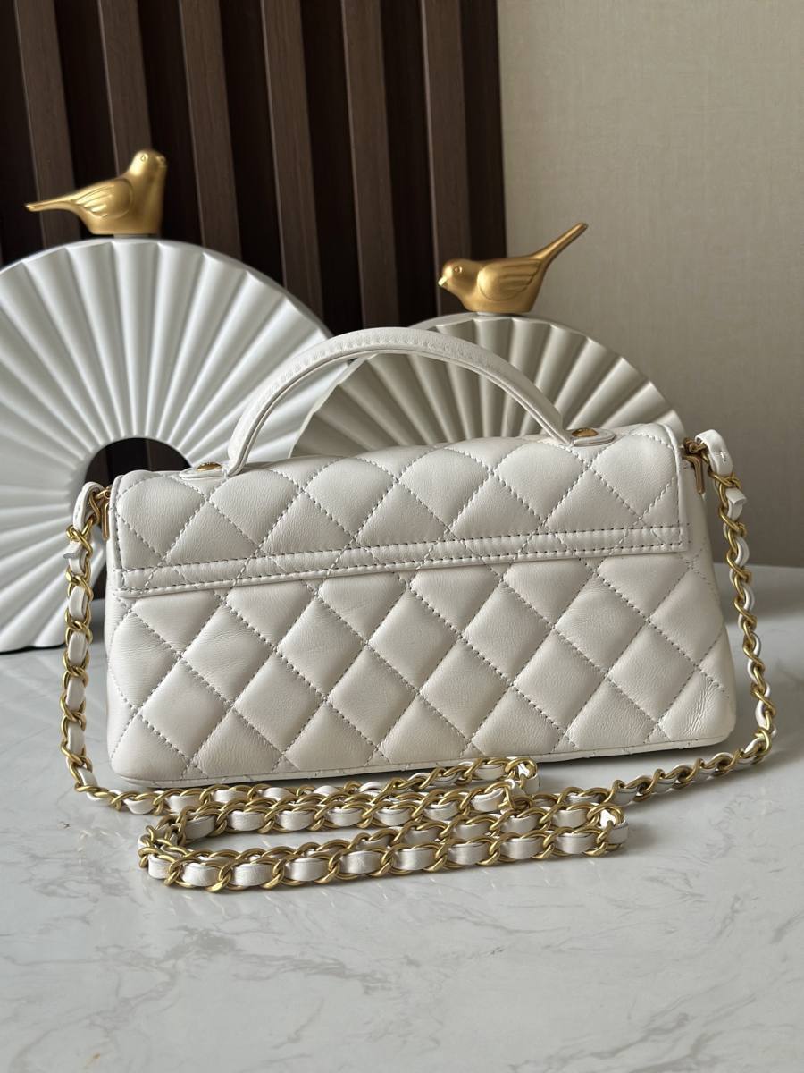 Chanel Kelly Mini 20 x 16 x 10 FC48
