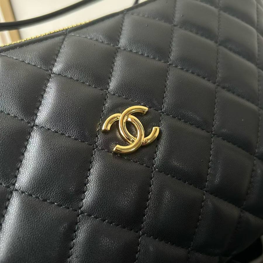 Chanel Lunch Box 20 x 14 x 8 4E99