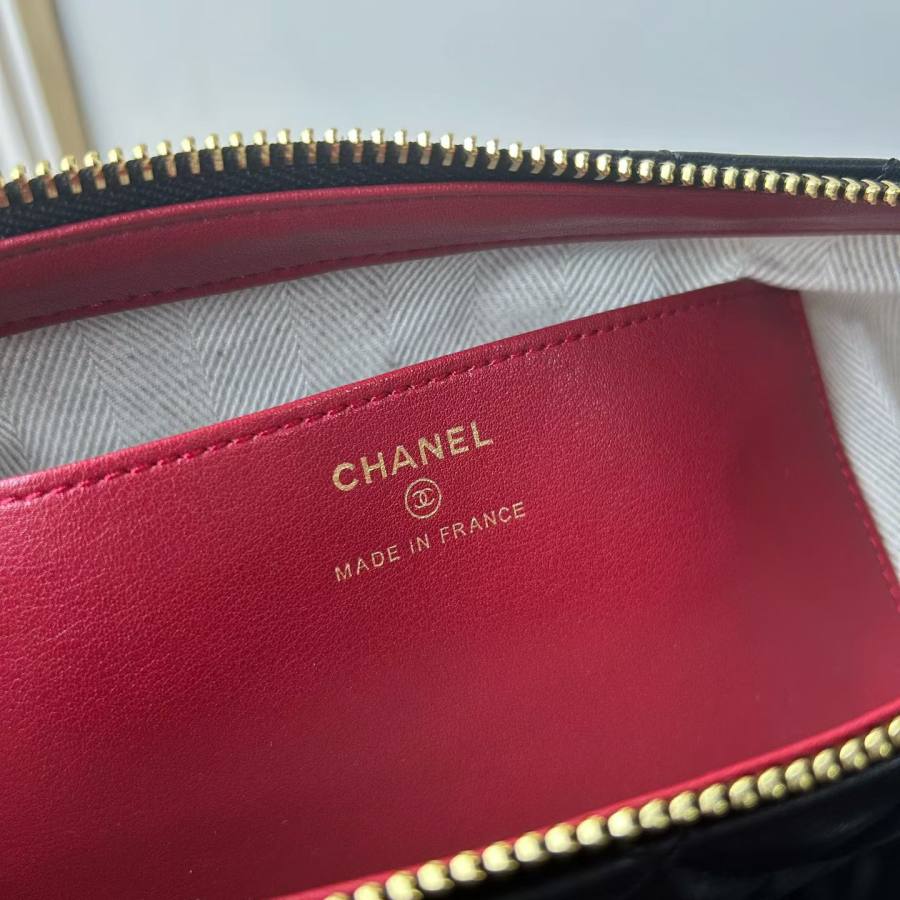 Chanel Lunch Box 20 x 14 x 8 4E99