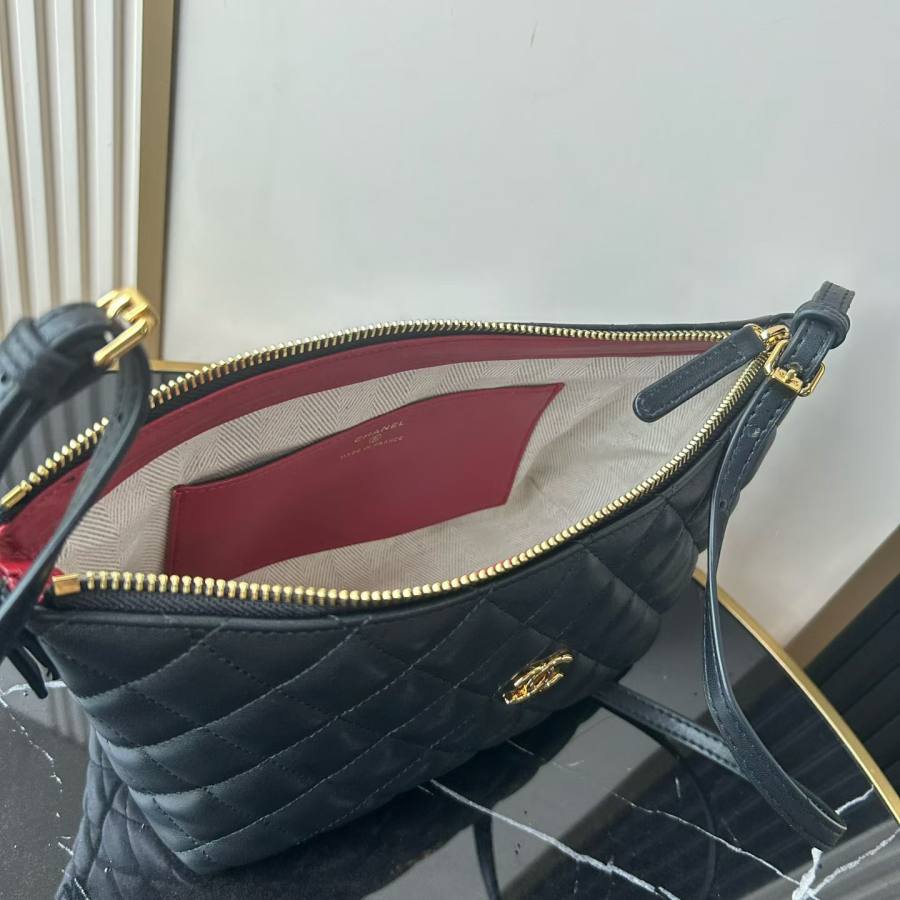 Chanel Lunch Box 20 x 14 x 8 4E99