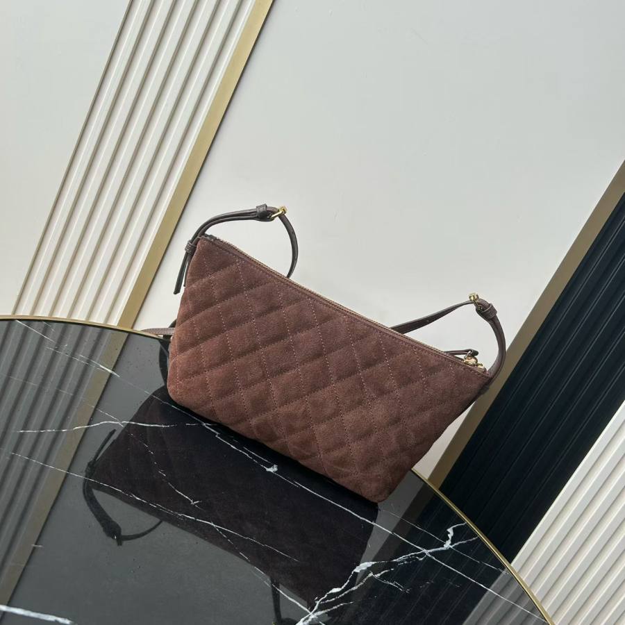 Chanel Lunch Box 20 x 14 x 8 B76A