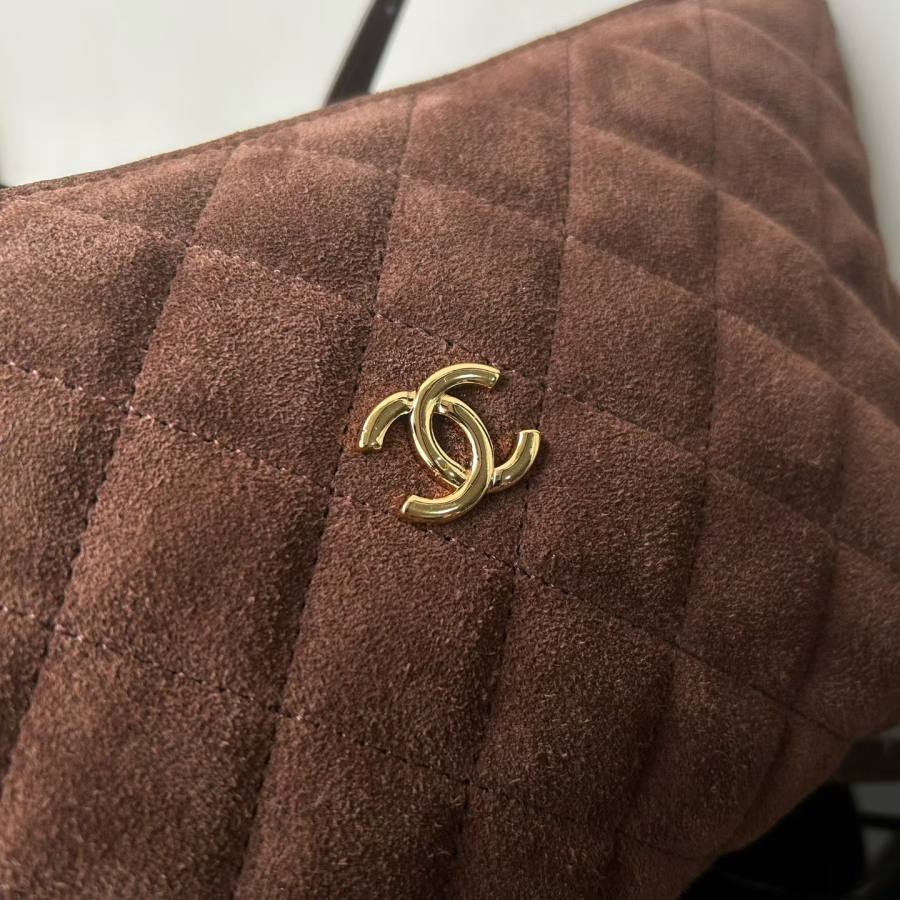 Chanel Lunch Box 20 x 14 x 8 B76A