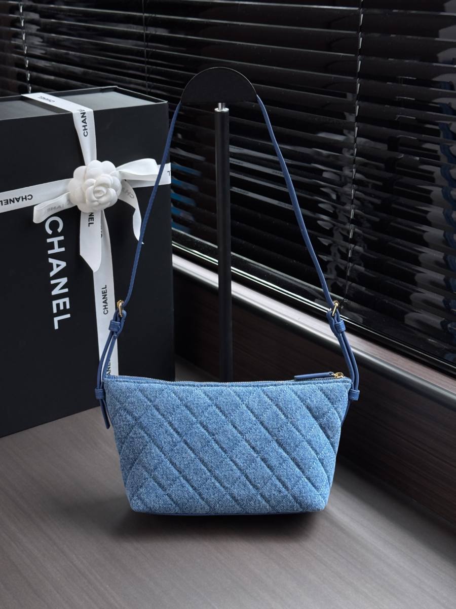 Chanel Lunch Box 29 x 20 x 12 9141