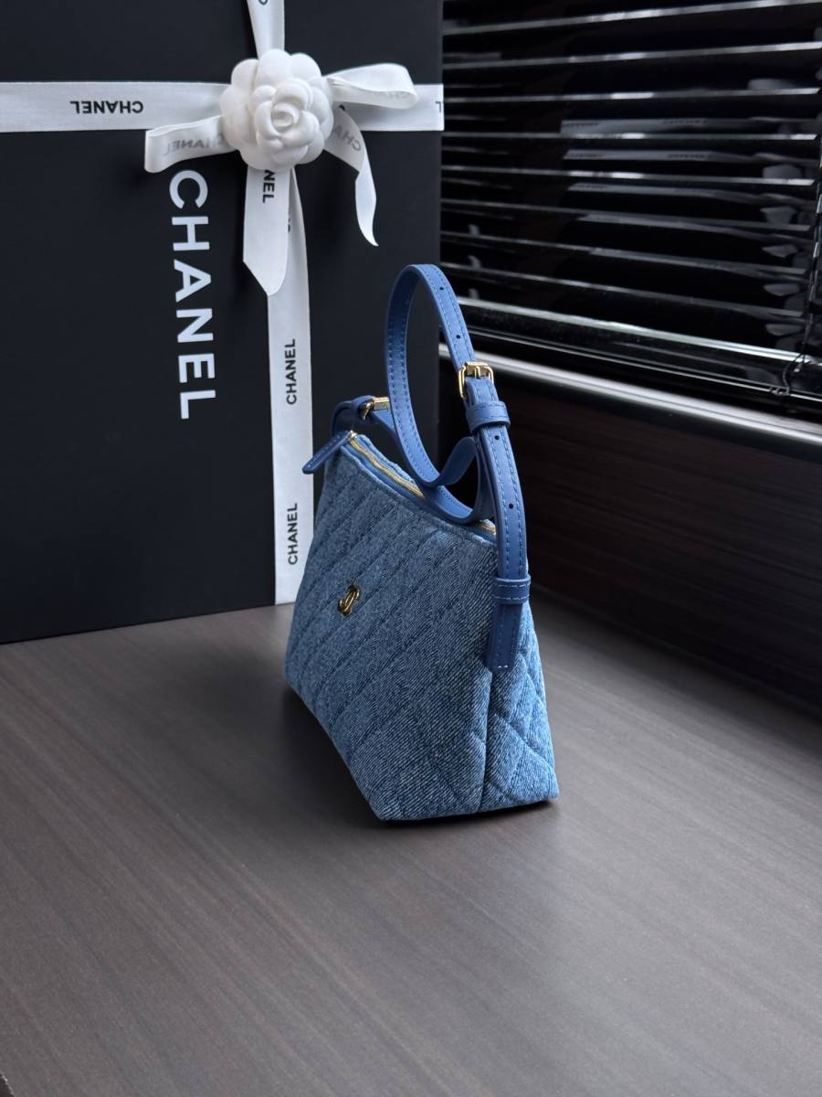 Chanel Lunch Box 29 x 20 x 12 9141
