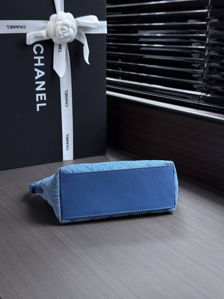 Chanel Lunch Box 29 x 20 x 12 9141