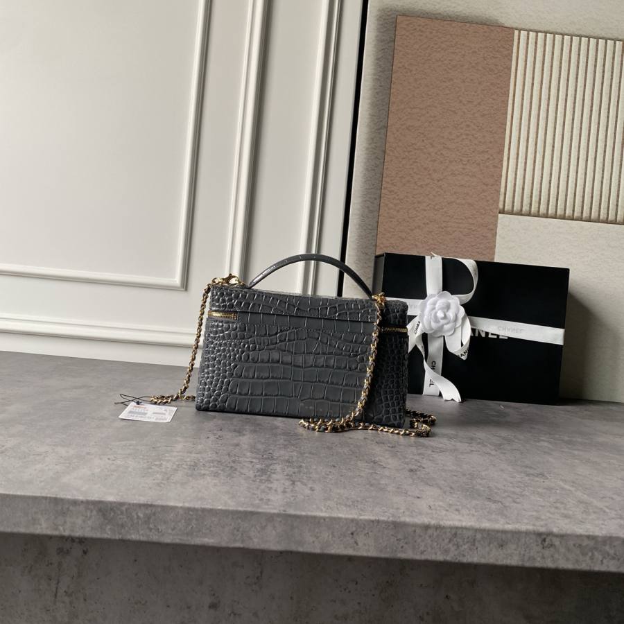 Chanel Lunch Box AP5246 20 x 14 x 8 473A