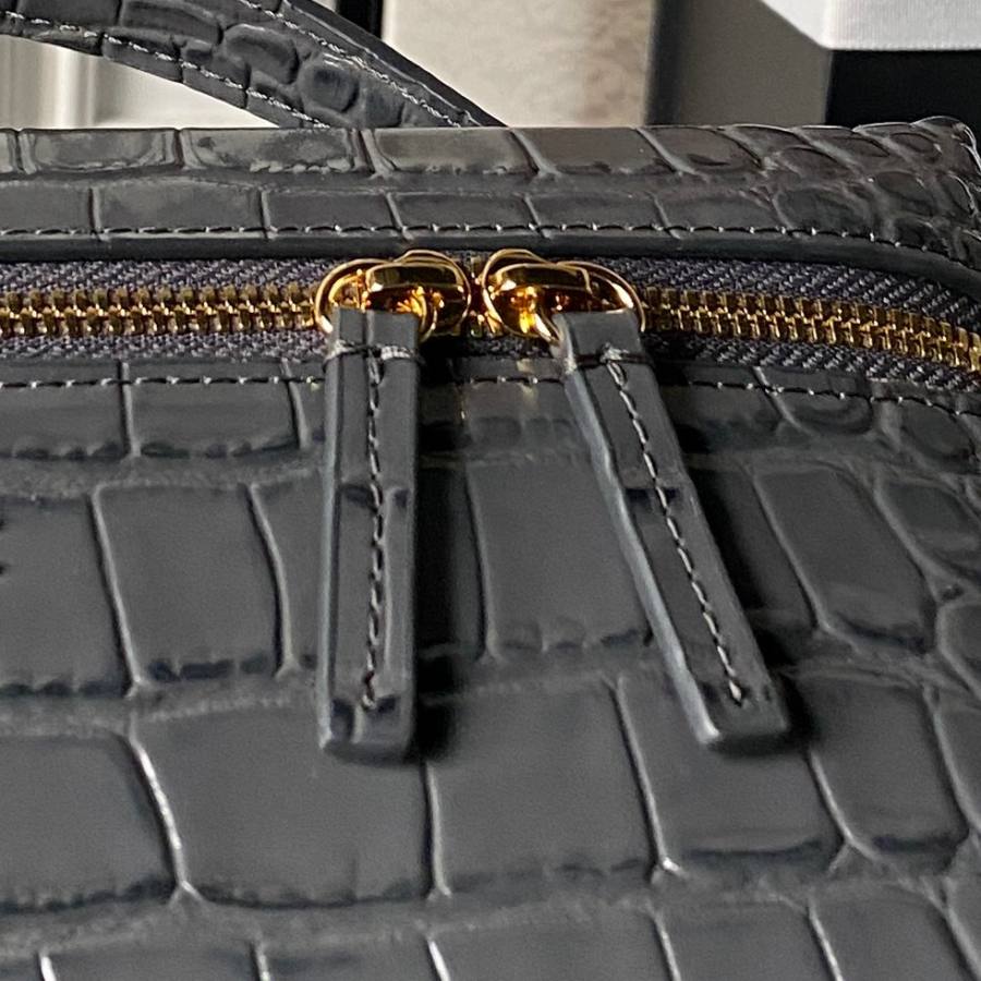 Chanel Lunch Box AP5246 20 x 14 x 8 473A