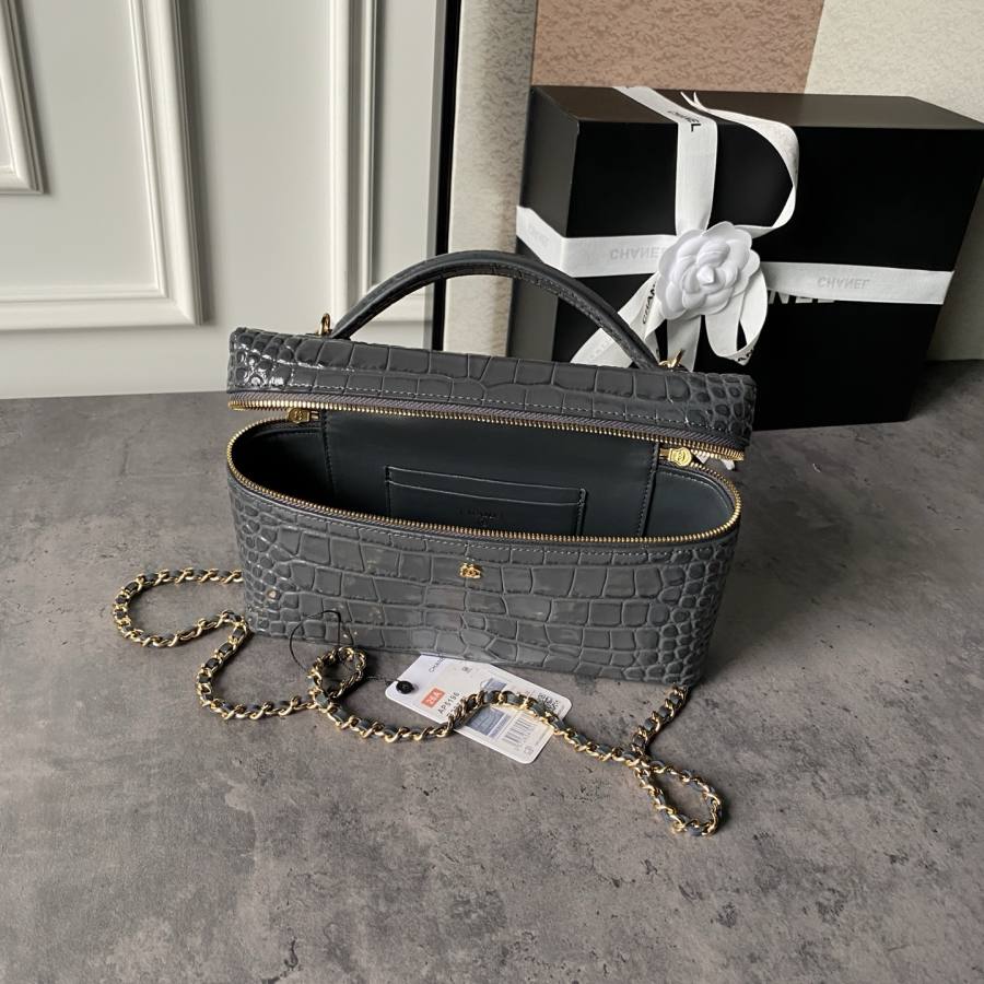 Chanel Lunch Box AP5246 20 x 14 x 8 473A