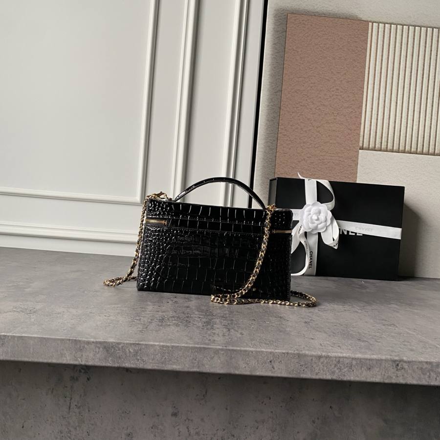 Chanel Lunch Box AP5246 20 x 14 x 8 B2F4