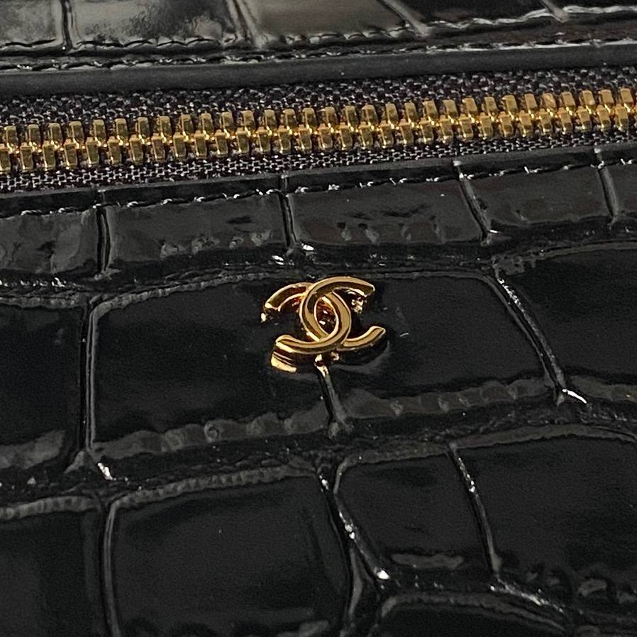 Chanel Lunch Box AP5246 20 x 14 x 8 B2F4