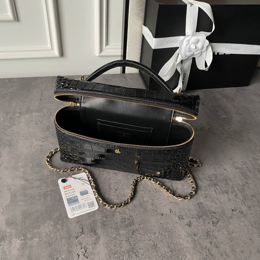 Chanel Lunch Box AP5246 20 x 14 x 8 B2F4
