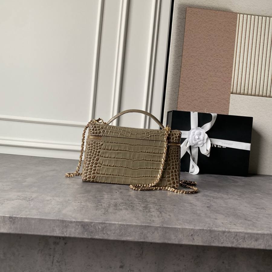 Chanel Lunch Box AP5246 20 x 14 x 8 FC0A