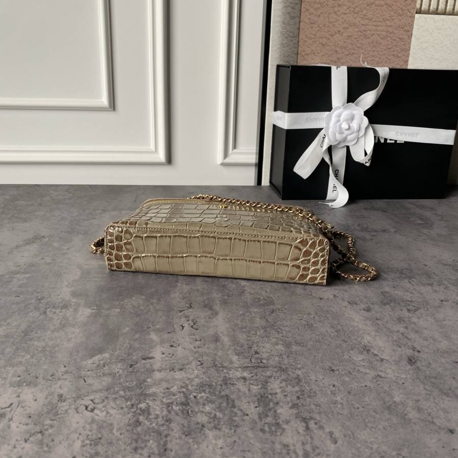 Chanel Lunch Box AP5246 20 x 14 x 8 FC0A