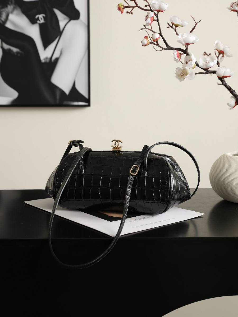 Chanel Shoulder Bag 5360 23 x 14 x 7 E29E