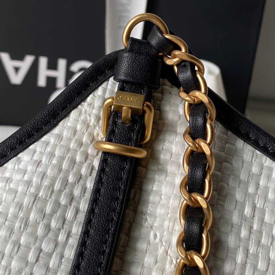Chanel Shoulder Bag AS6015 23 x 14 x 7 A6A9