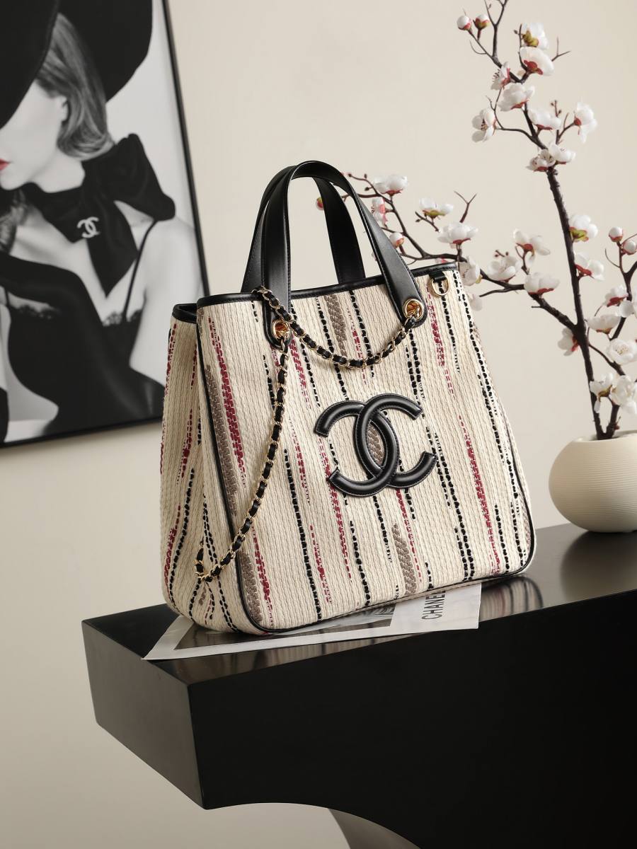 Chanel Small Tote AS6200 30 x 36 x 17 Ecru E280