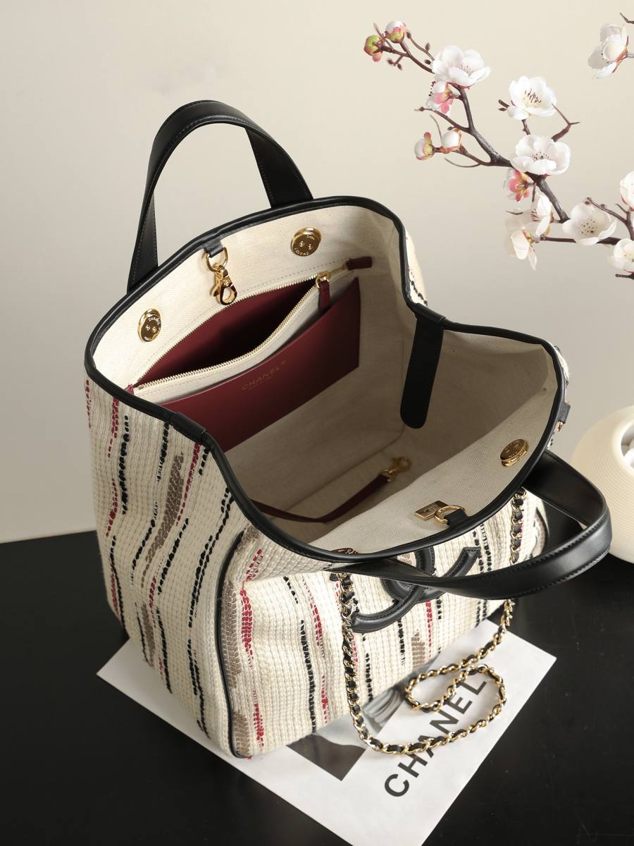 Chanel Small Tote AS6200 30 x 36 x 17 Ecru E280