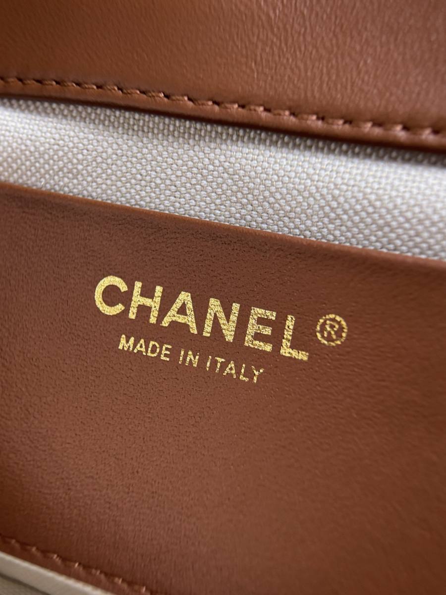 Chanel Suede Flap 25.5 x 16 x 7 C728