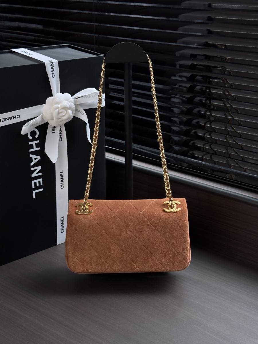 Chanel Suede Flap 25.5 x 16 x 7 C728