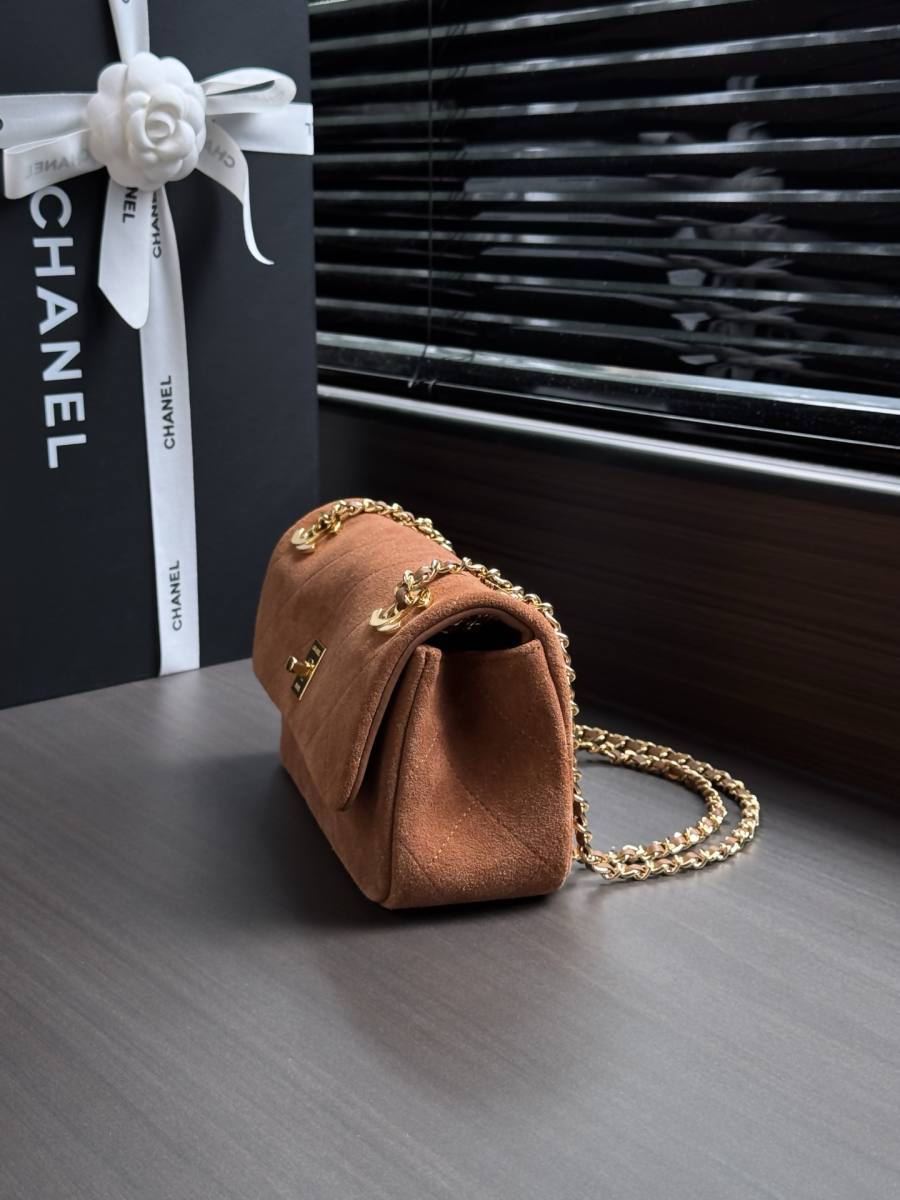Chanel Suede Flap 25.5 x 16 x 7 C728