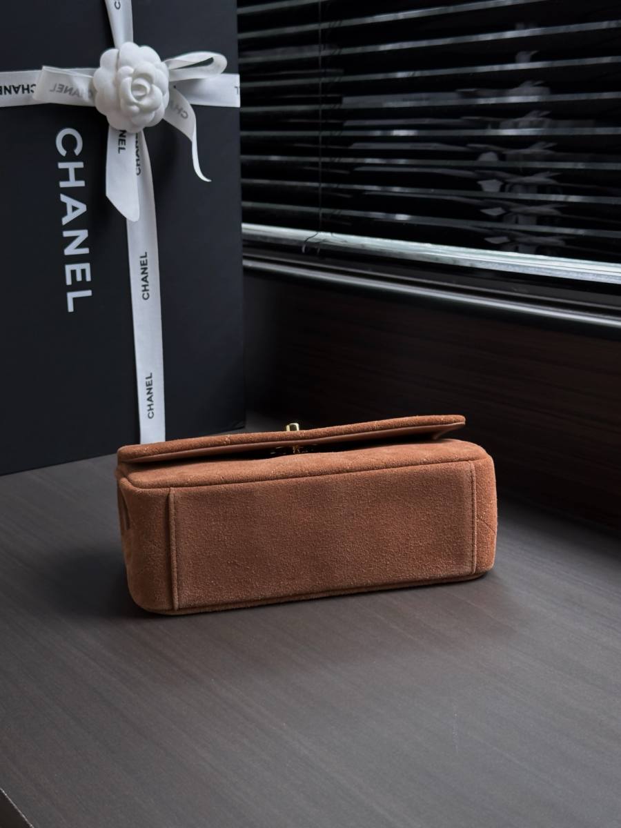Chanel Suede Flap 25.5 x 16 x 7 C728
