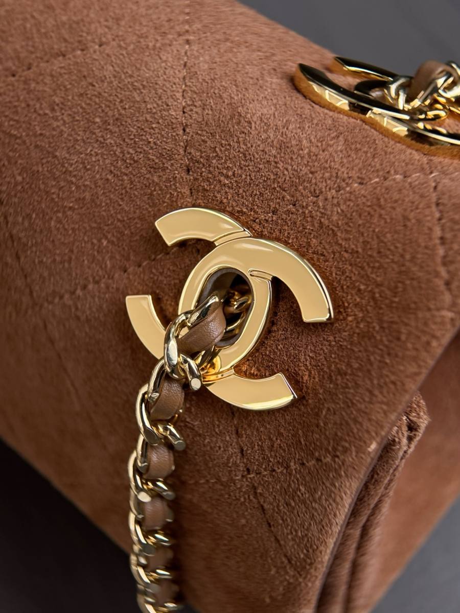 Chanel Suede Flap 25.5 x 16 x 7 C728
