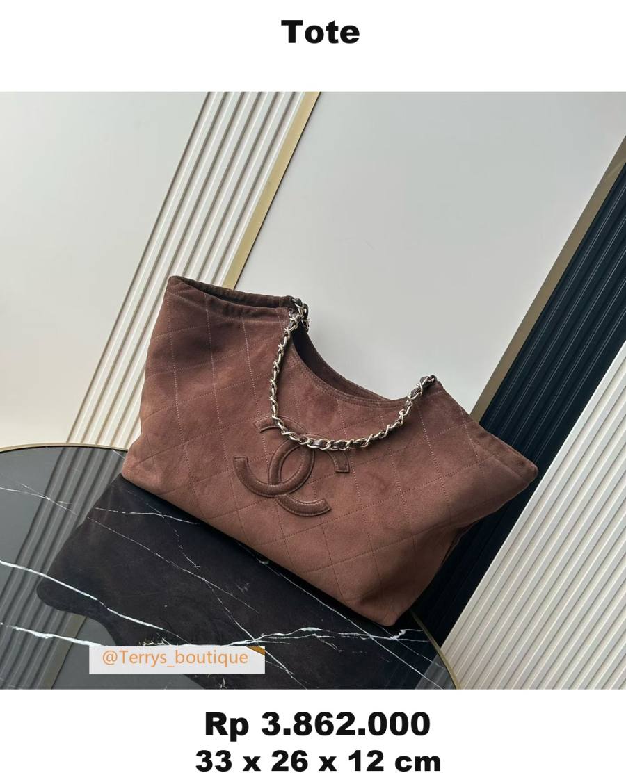 Chanel Tote 33 x 26 x 12 5E76
