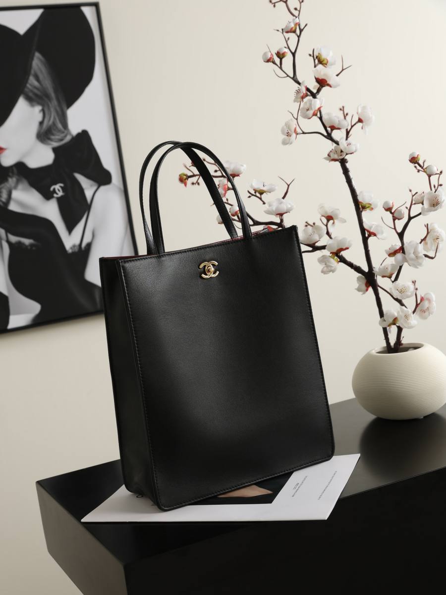Chanel Tote 33 x 26 x 12 84D2