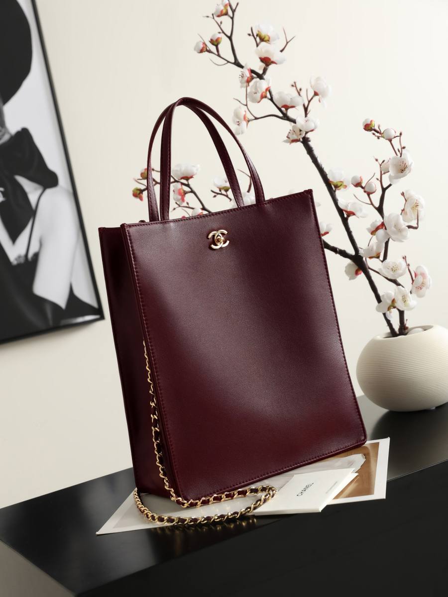 Chanel Tote 33 x 26 x 12 C65B