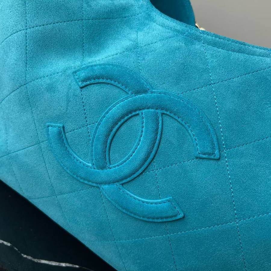 Chanel Tote 33 x 26 x 12 E3FC