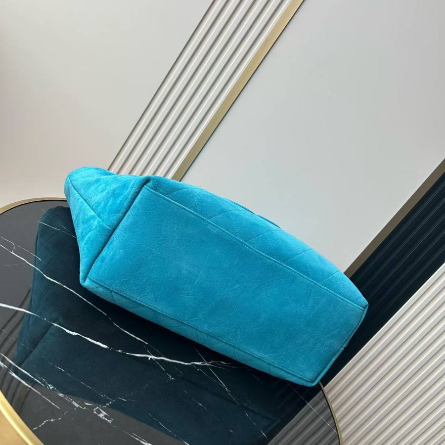 Chanel Tote 33 x 26 x 12 E3FC