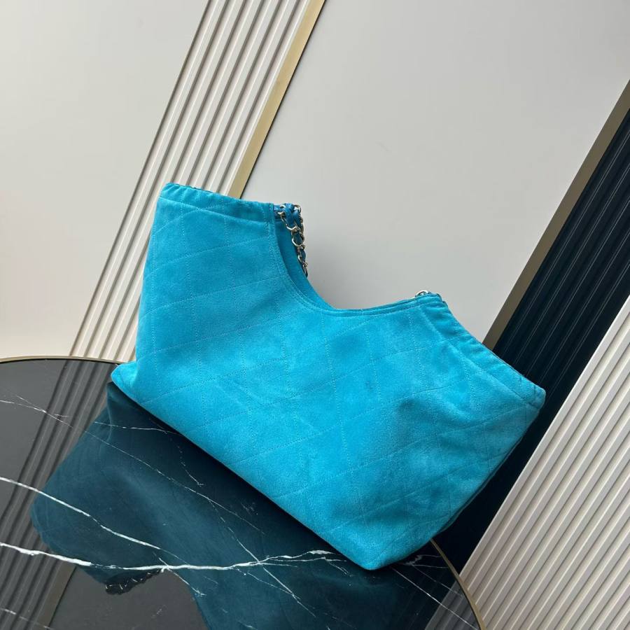 Chanel Tote 33 x 26 x 12 E3FC