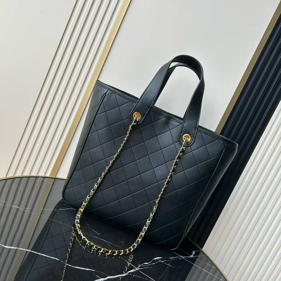 Chanel Tote 35 x 37 x 7 24F2