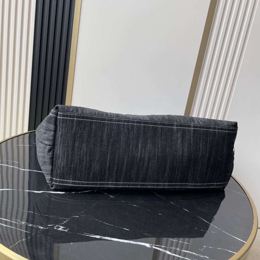 Chanel Tote 35 x 37 x 7 F3CF