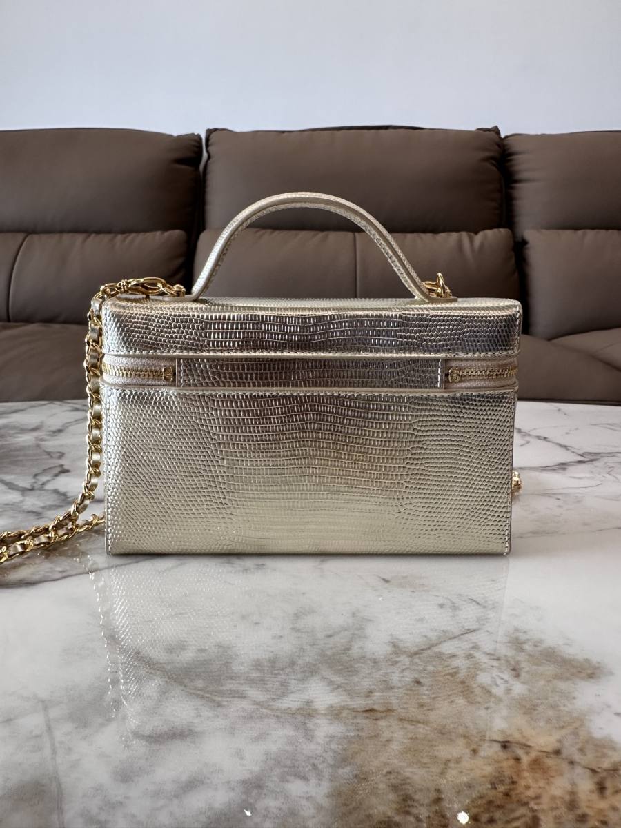 Chanel Vanity with Chain AP5245 20 x 13 x 10 Gold 3B49