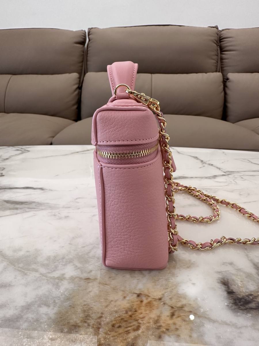 Chanel Vanity with Chain AP5396 20 x 13 x 10 Pink CCF4